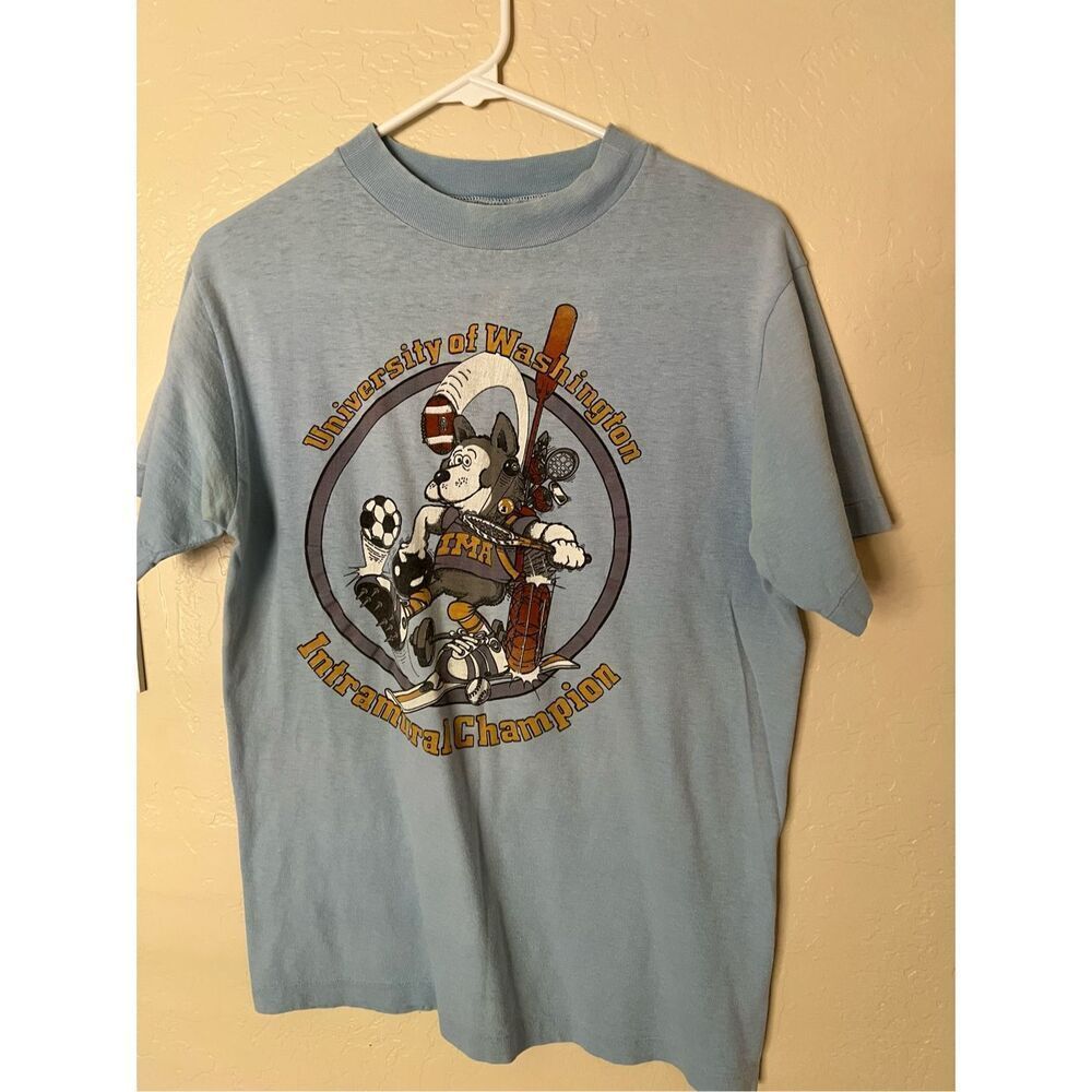 Vintage UofW Huskies Graphic Tshirt